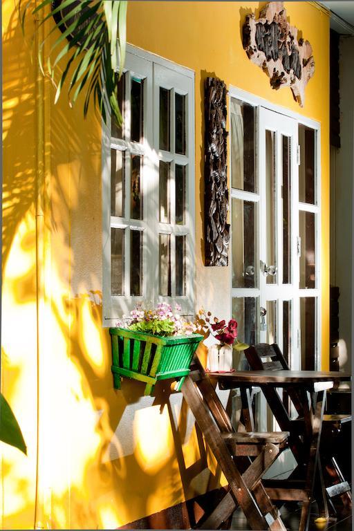 Baan Puang Petch Hotell Chiang Mai Exteriör bild