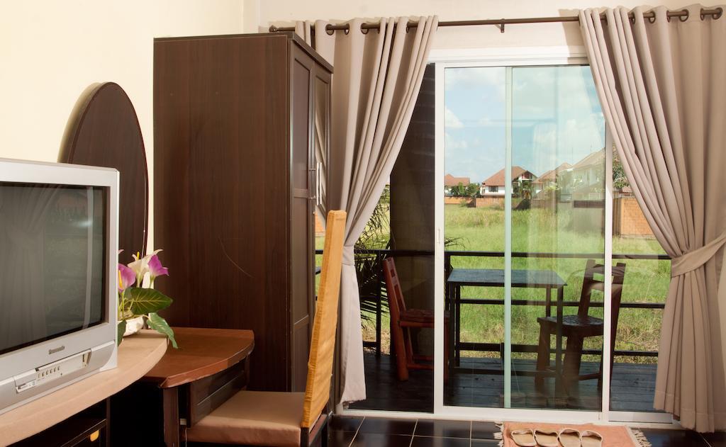 Baan Puang Petch Hotell Chiang Mai Exteriör bild
