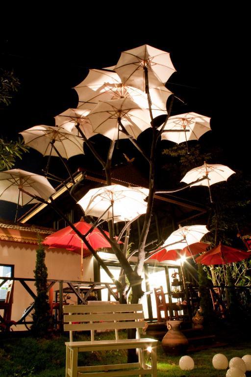 Baan Puang Petch Hotell Chiang Mai Exteriör bild